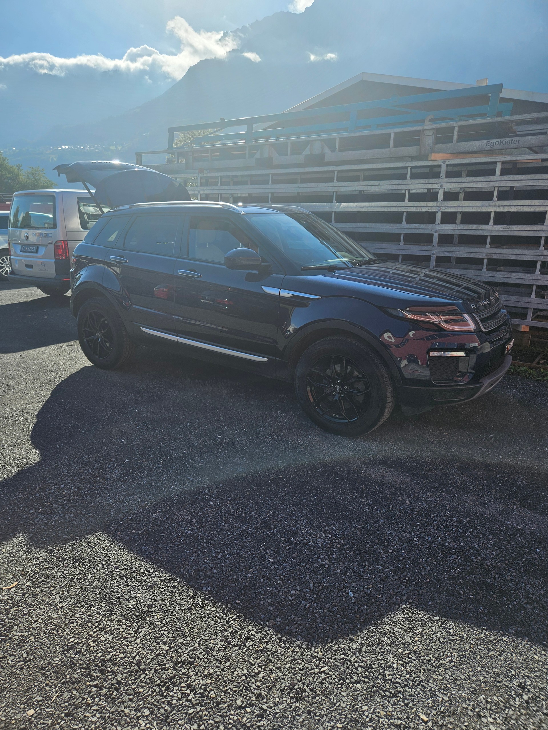 LAND ROVER Range Rover Evoque 2.0 TD4 SE Dynamic AT9 *AB MFK + Service*DPF 03.26 ersetzt*-image-1
