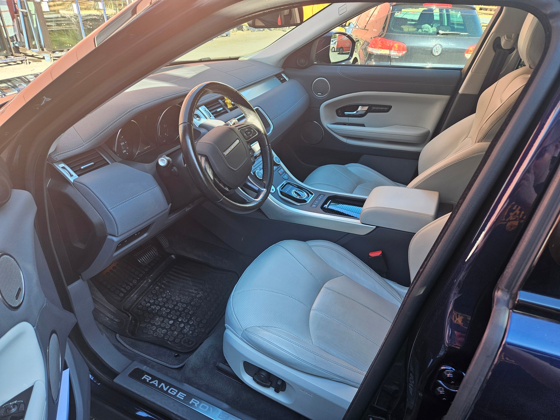 LAND ROVER Range Rover Evoque 2.0 TD4 SE Dynamic AT9 *AB MFK + Service*DPF 03.26 ersetzt*-image-2