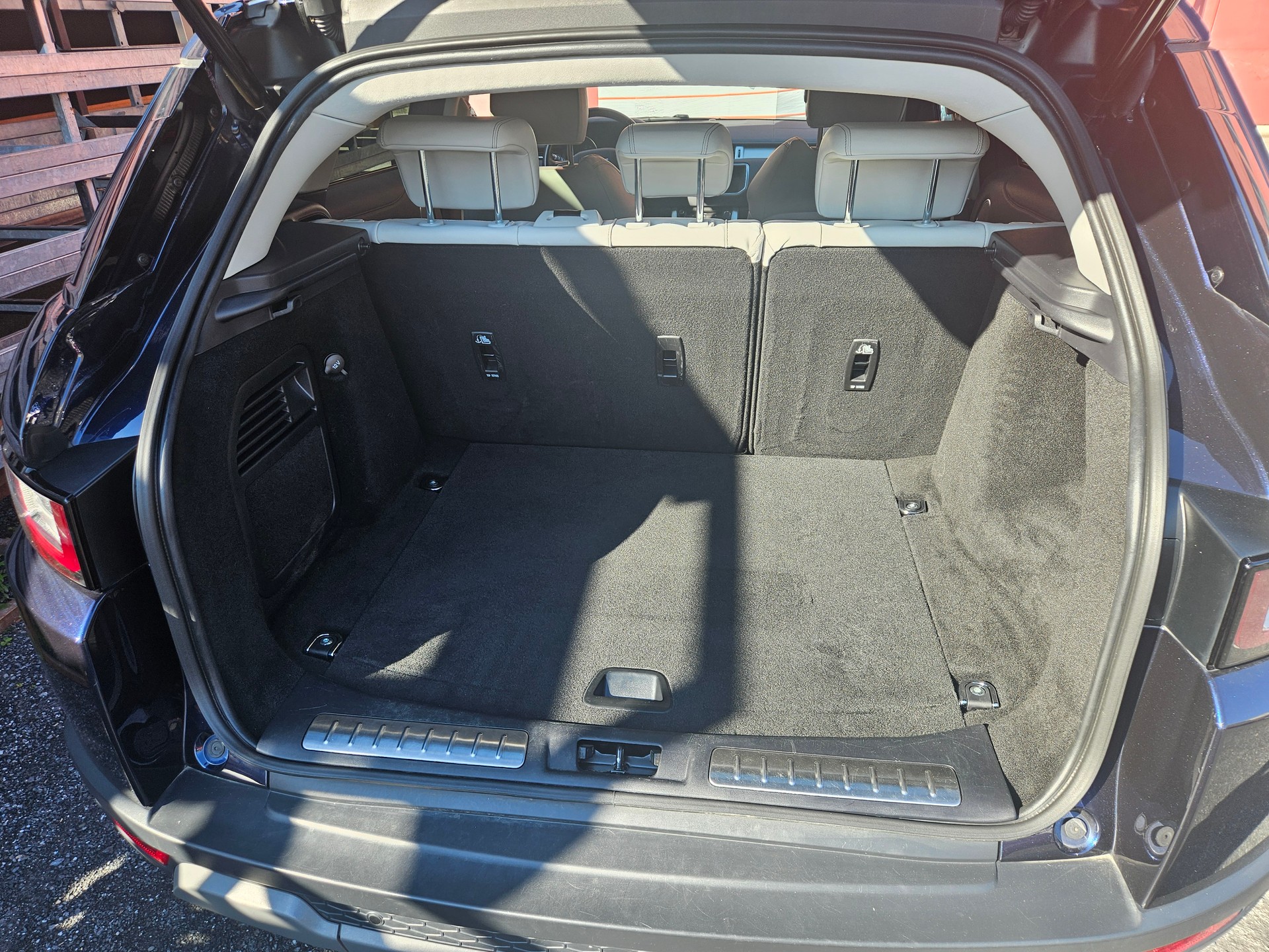 LAND ROVER Range Rover Evoque 2.0 TD4 SE Dynamic AT9 *AB MFK + Service*DPF 03.26 ersetzt*-image-6