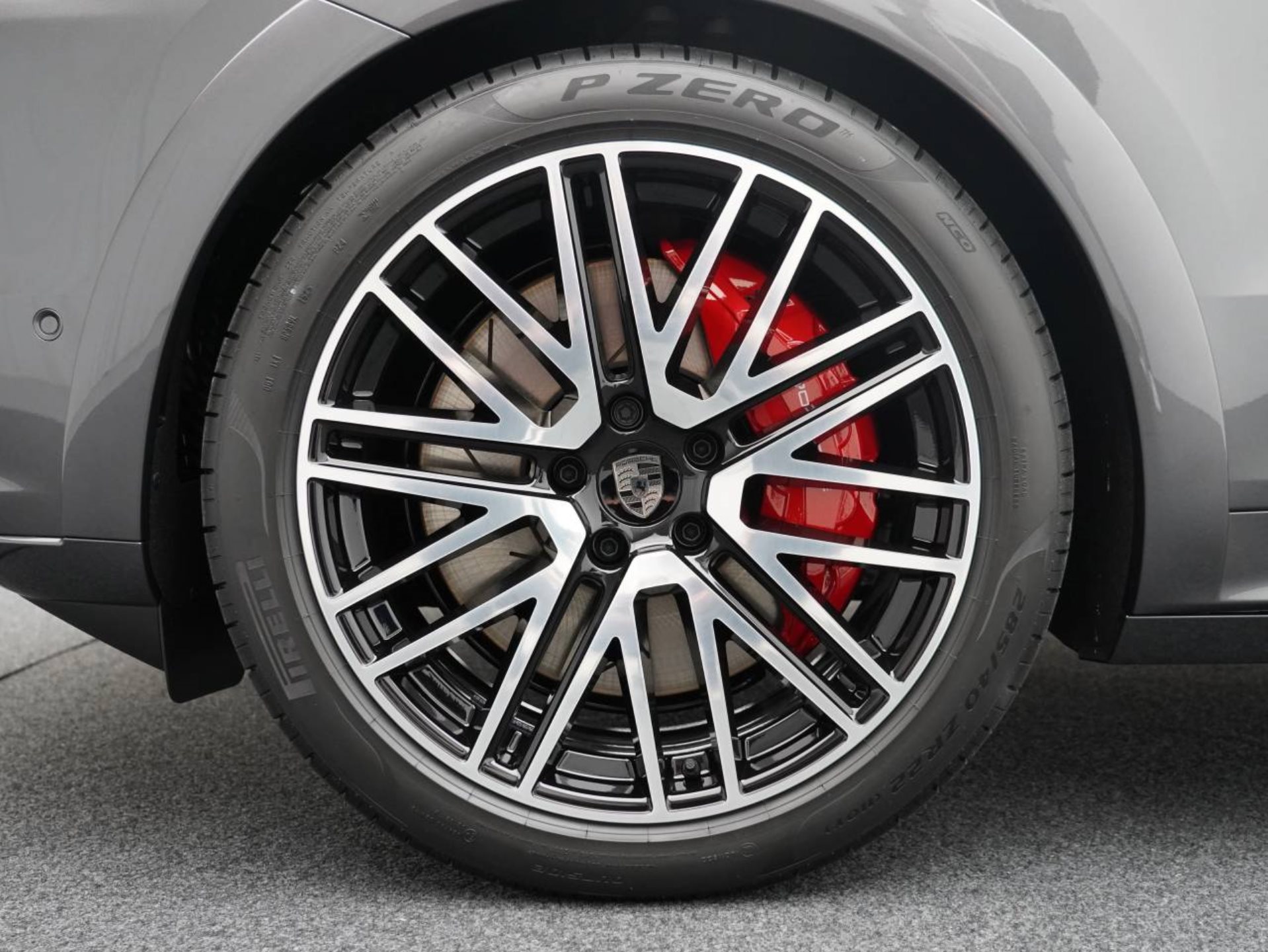 PORSCHE Cayenne Turbo E-Hybrid Coupé-image-11