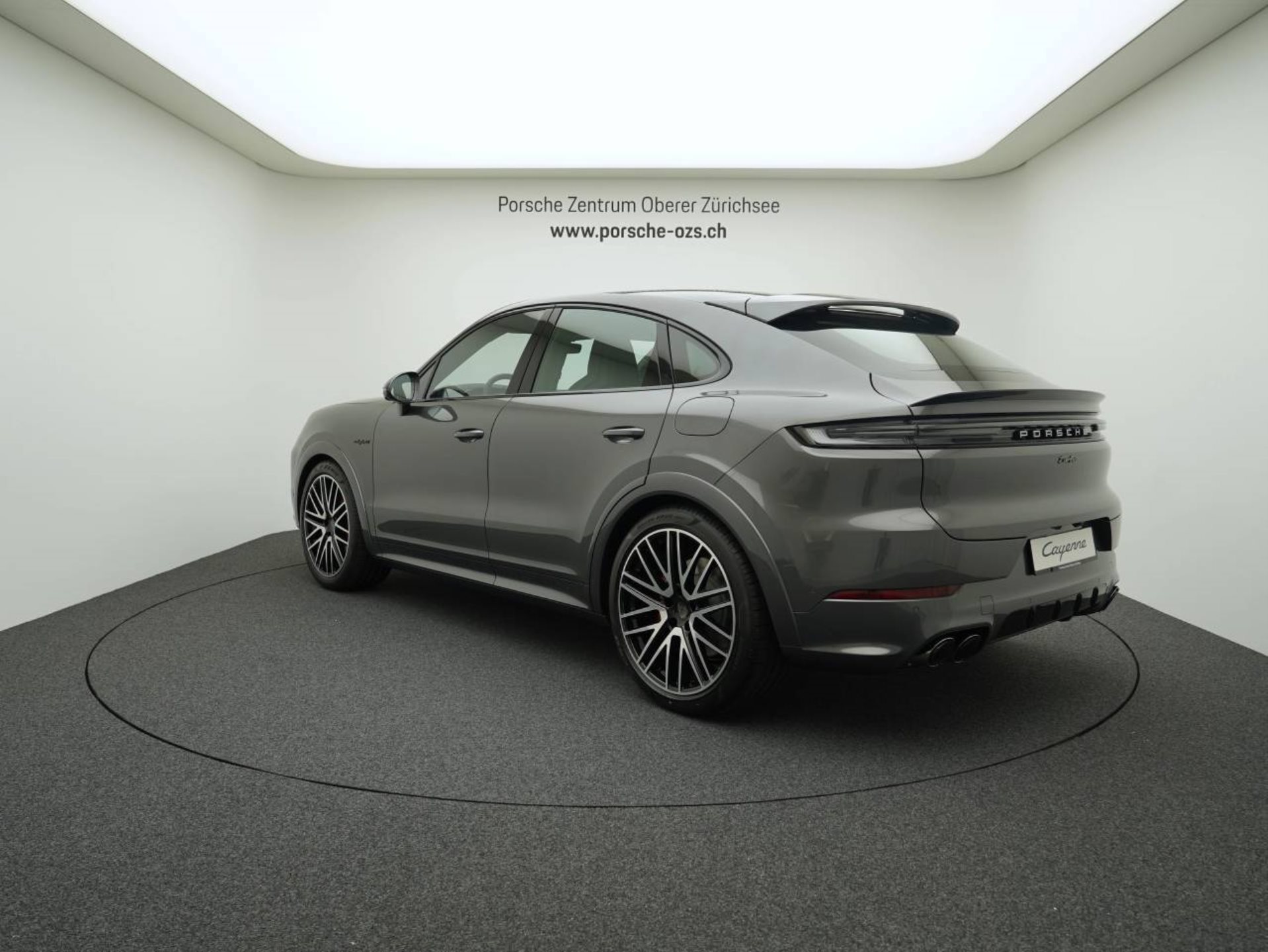 PORSCHE Cayenne Turbo E-Hybrid Coupé-image-2