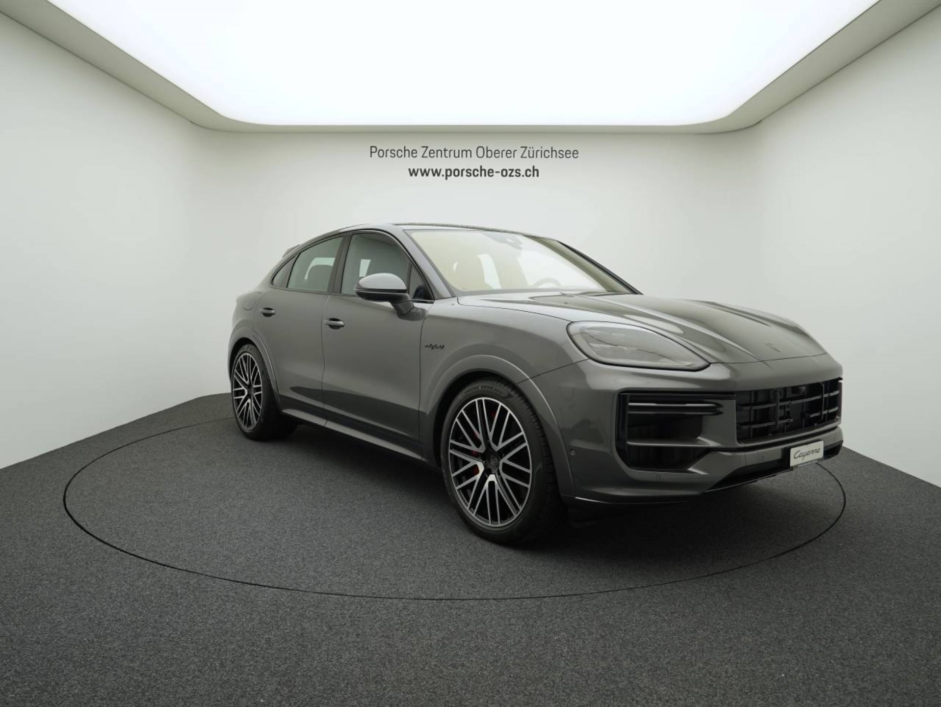 PORSCHE Cayenne Turbo E-Hybrid Coupé-image-8