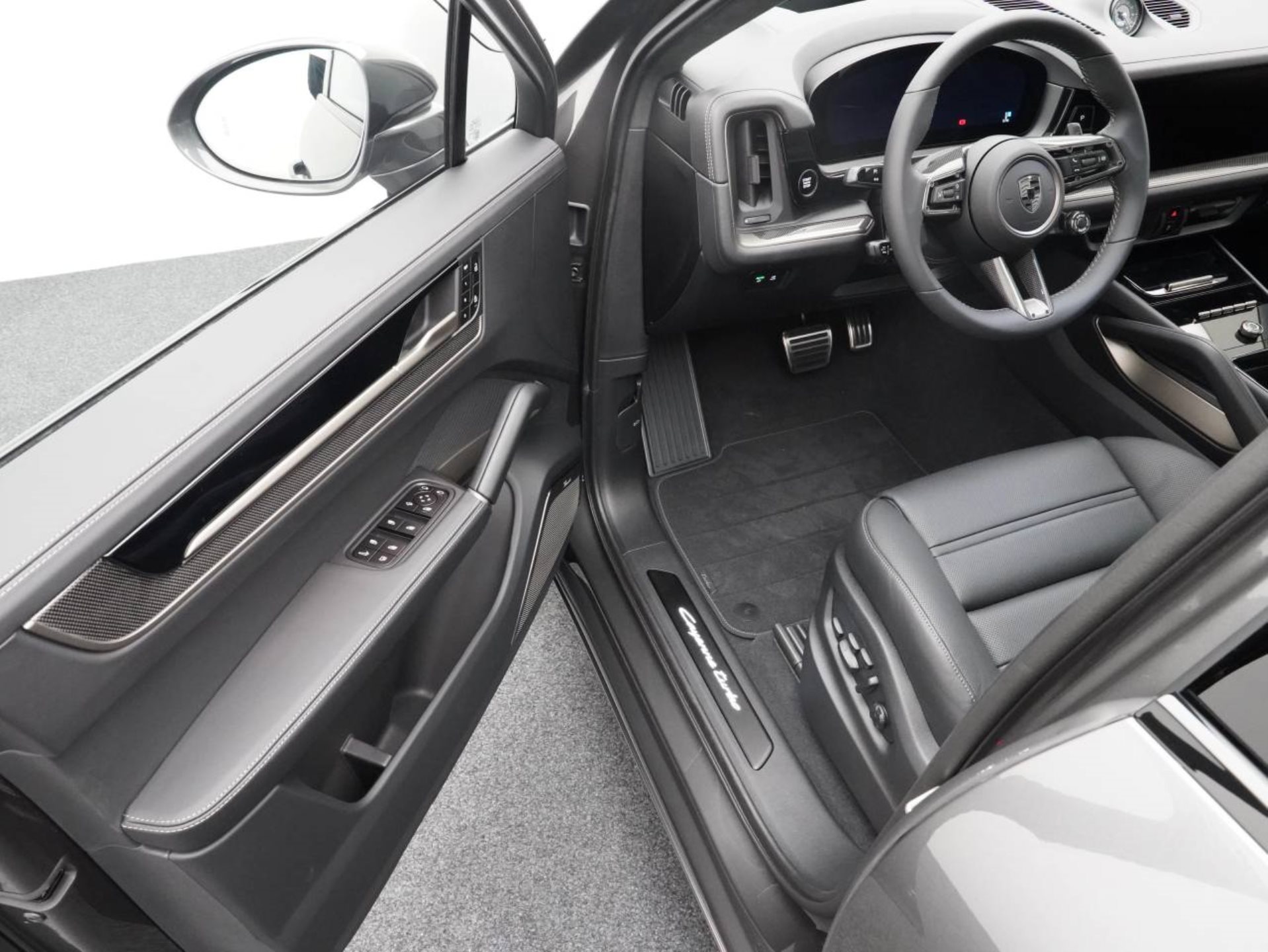 PORSCHE Cayenne Turbo E-Hybrid Coupé-image-3