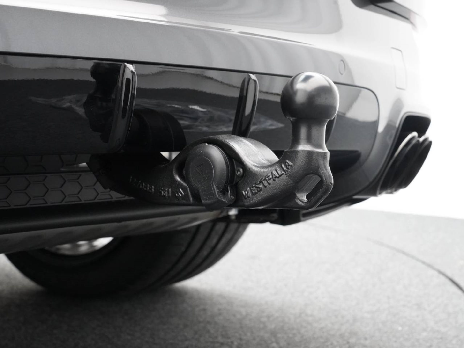 PORSCHE Cayenne Turbo E-Hybrid Coupé-image-19