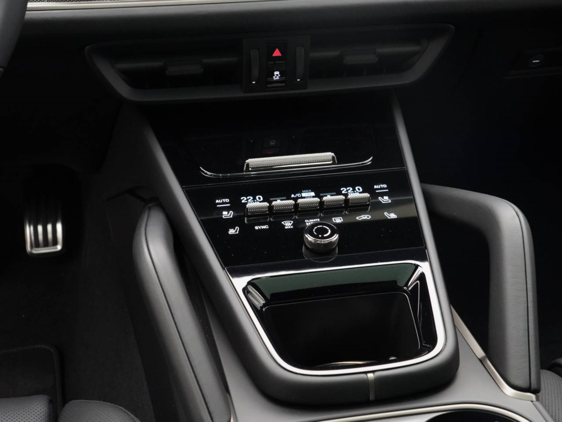 PORSCHE Cayenne Turbo E-Hybrid Coupé-image-24