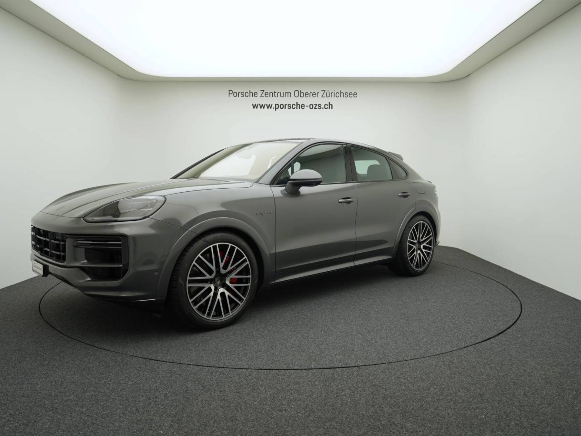PORSCHE Cayenne Turbo E-Hybrid Coupé-image-10