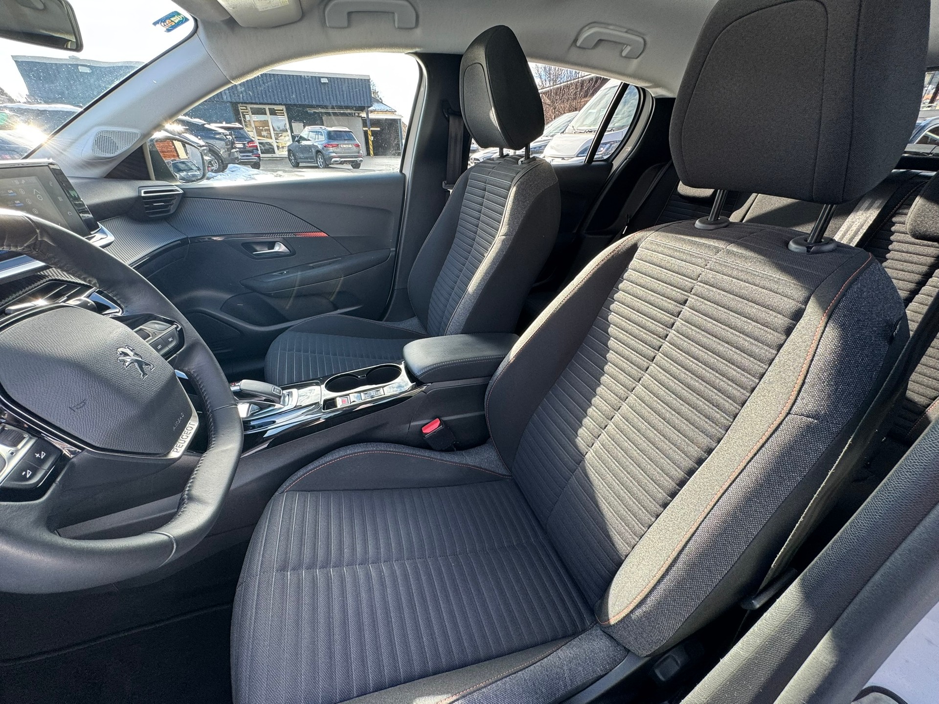 PEUGEOT 208 1.2 PureTech Active Pack EAT8-image-5
