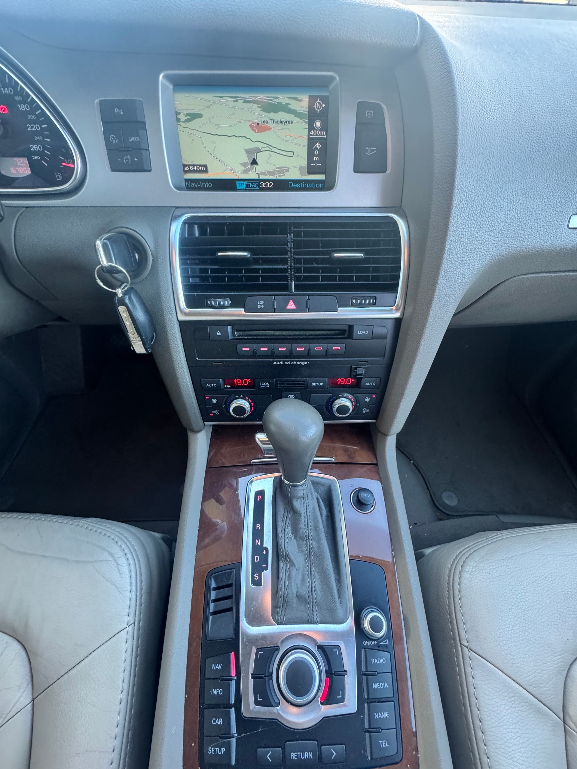 AUDI Q7 3.0 TDI quattro tiptronic-image-8