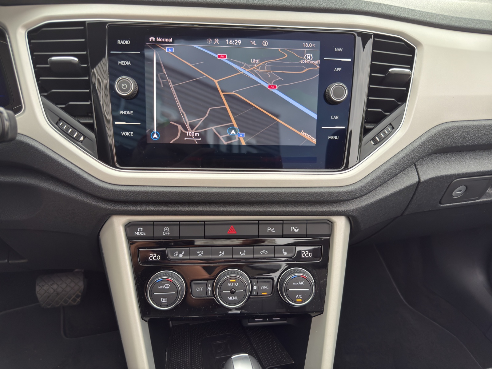 VW T-Roc Cabriolet 1.5 TSI EVO Advance DSG-image-10