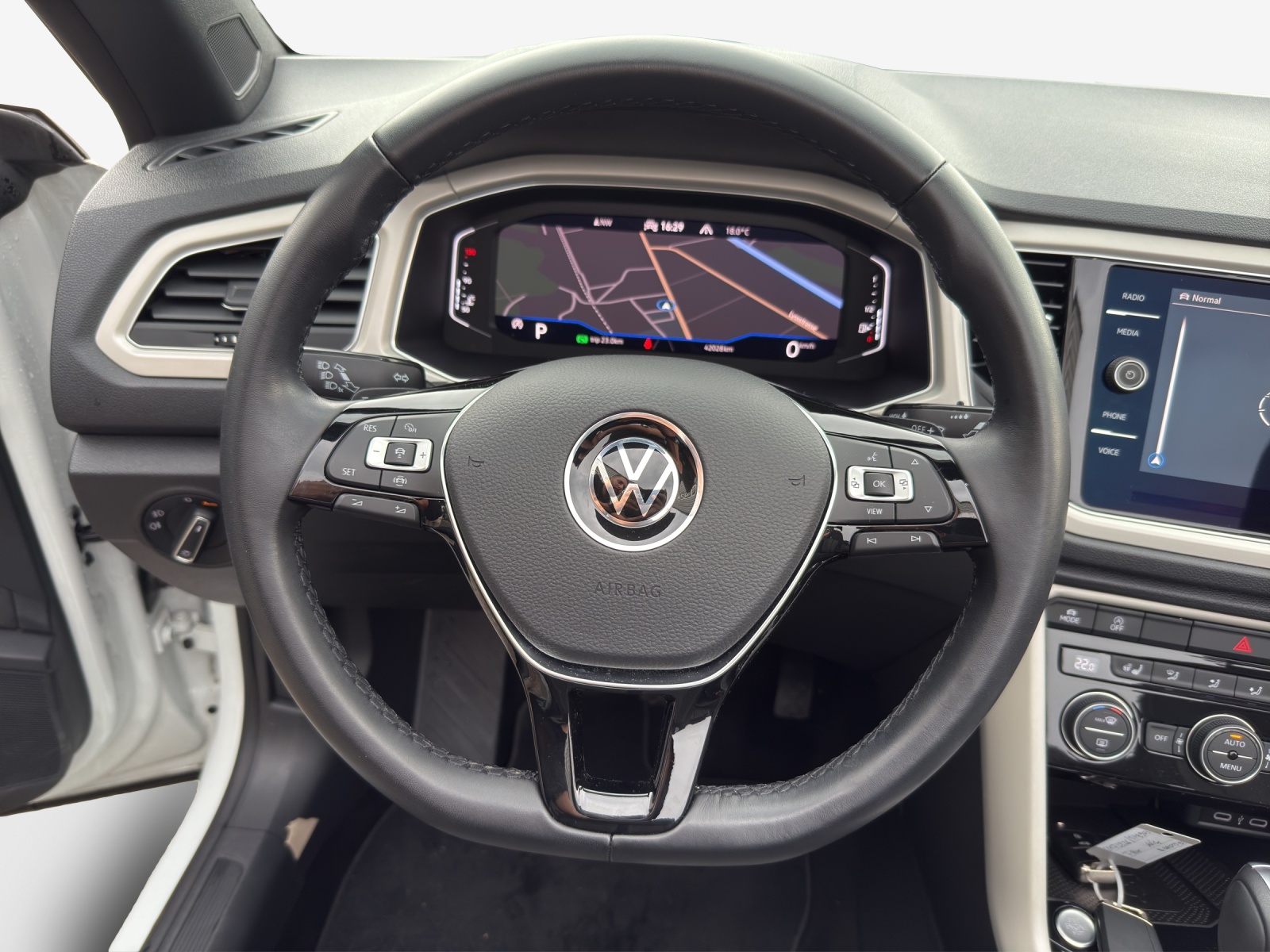 VW T-Roc Cabriolet 1.5 TSI EVO Advance DSG-image-9