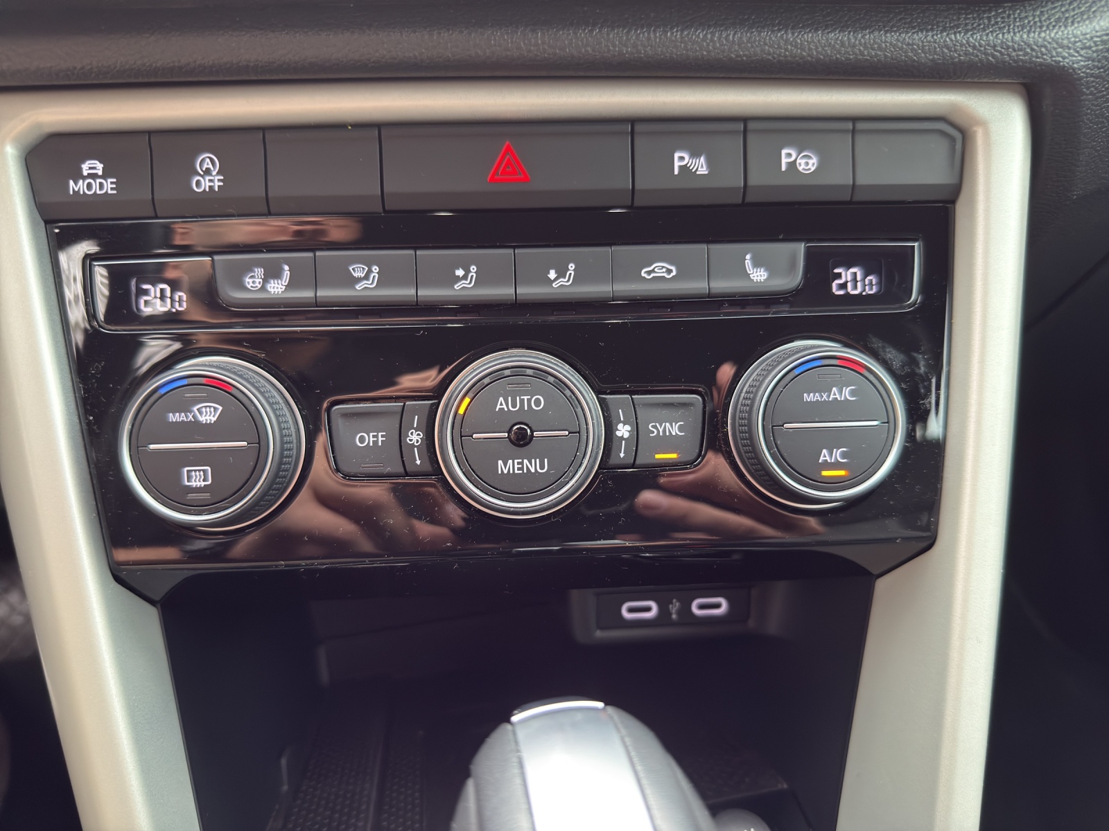 VW T-Roc Cabriolet 1.5 TSI EVO Advance DSG-image-15