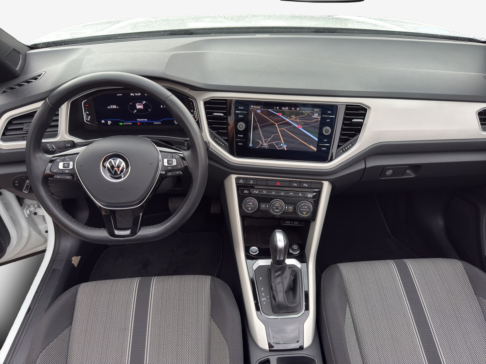 VW T-Roc Cabriolet 1.5 TSI EVO Advance DSG-image-8