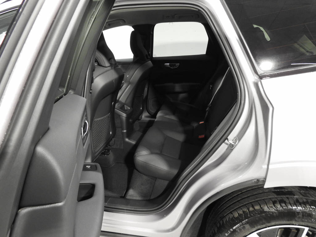VOLVO XC60 2.0 T6 TE Ultra Dark eAWD-image-10