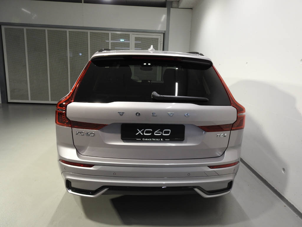 VOLVO XC60 2.0 T6 TE Ultra Dark eAWD-image-4