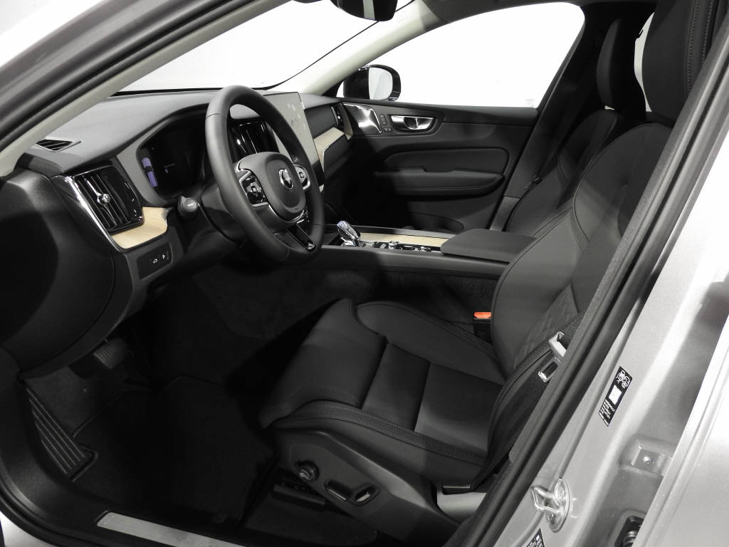 VOLVO XC60 2.0 T6 TE Ultra Dark eAWD-image-9