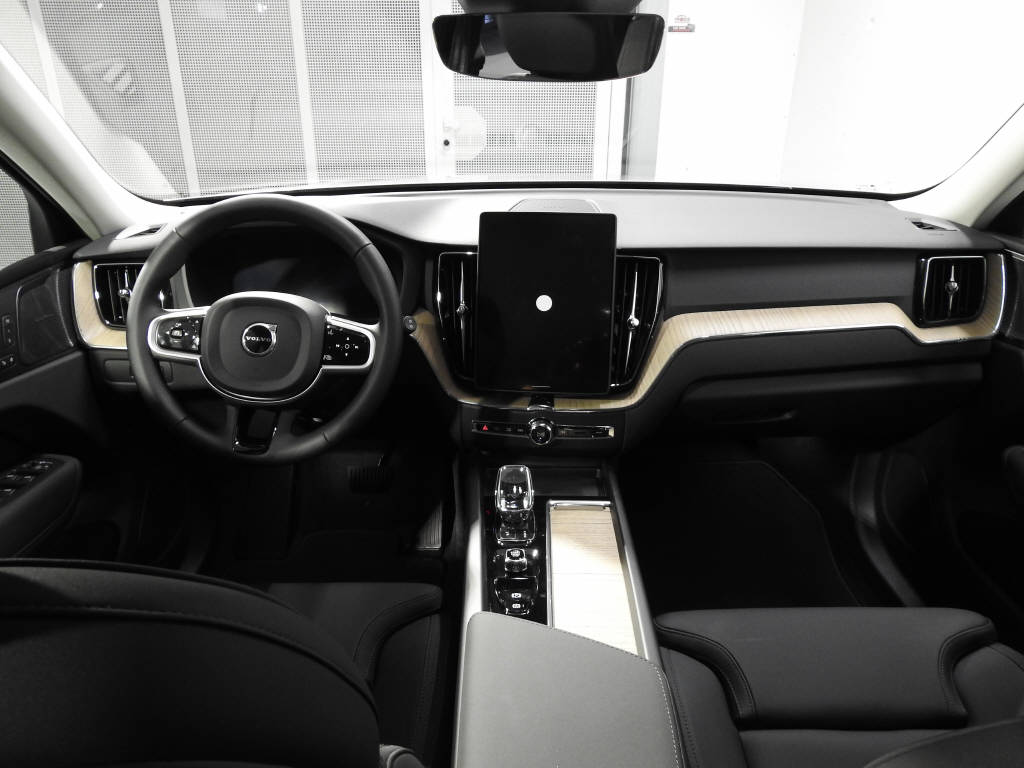 VOLVO XC60 2.0 T6 TE Ultra Dark eAWD-image-7
