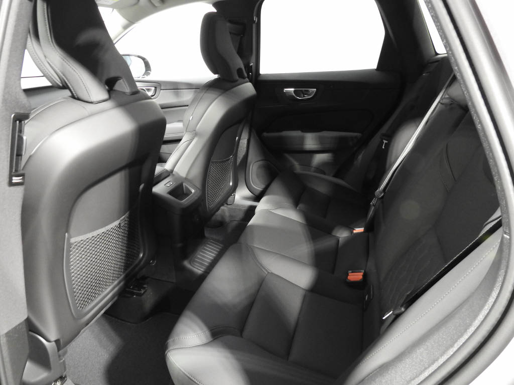 VOLVO XC60 2.0 T6 TE Ultra Dark eAWD-image-11