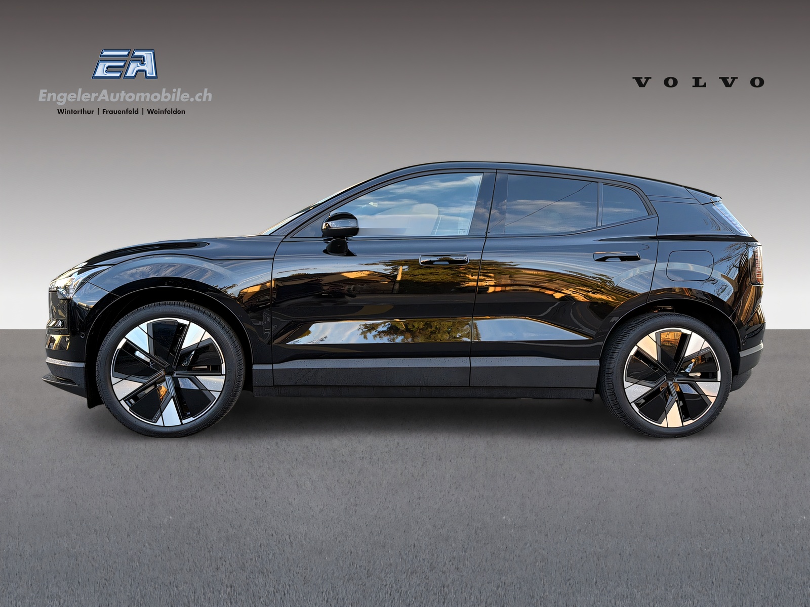 VOLVO EX30 E60 69kWh Twin Ultra-image-2
