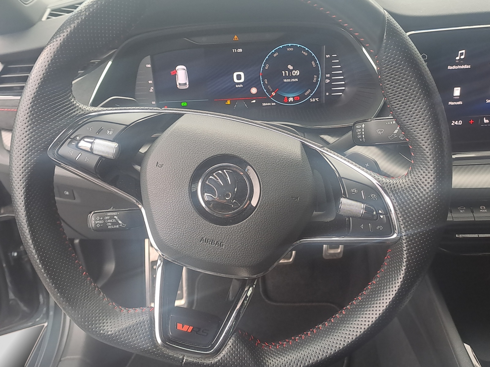 SKODA Octavia Combi 2.0 TDI DSG RS 4x4-image-9