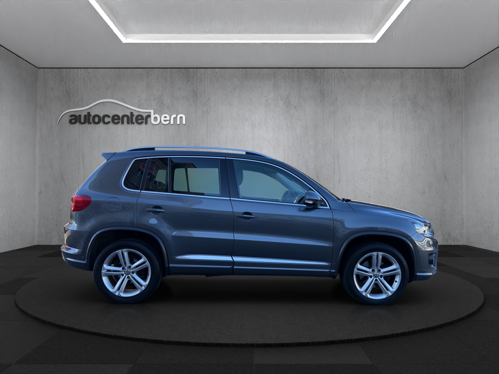 VW Tiguan 2.0 TDI BMT R-Line Design 4Motion DSG-image-7