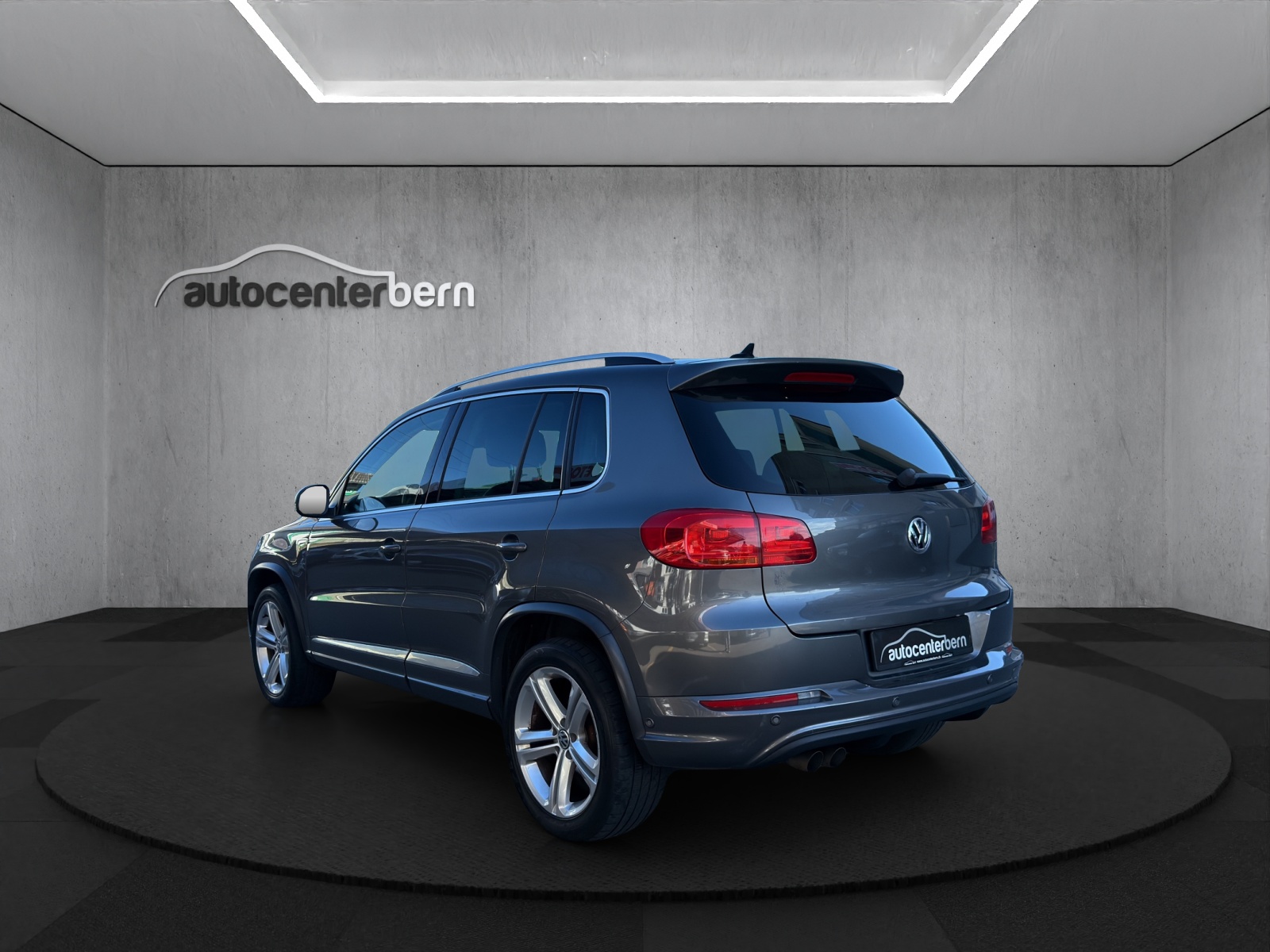 VW Tiguan 2.0 TDI BMT R-Line Design 4Motion DSG-image-4