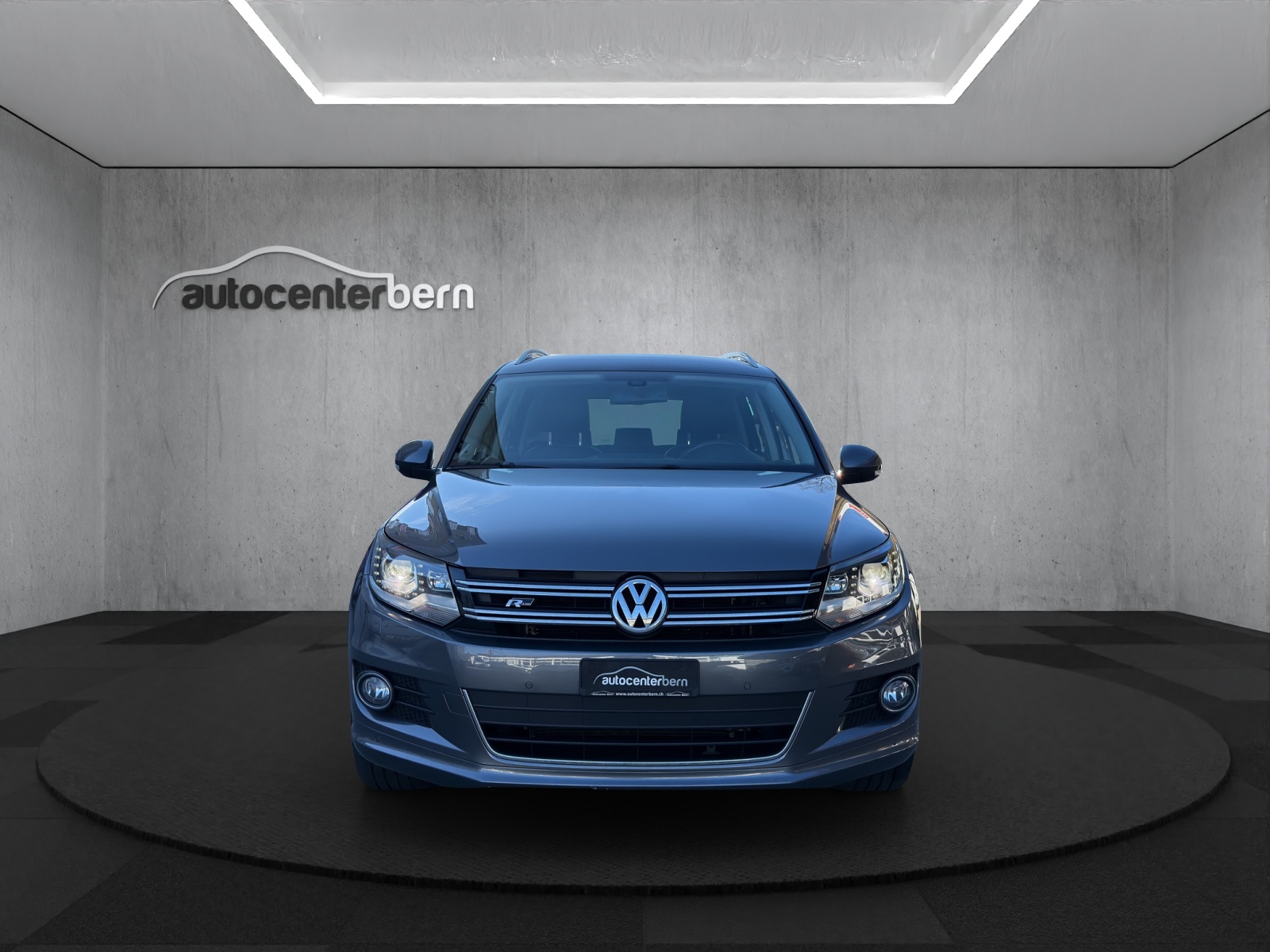 VW Tiguan 2.0 TDI BMT R-Line Design 4Motion DSG-image-1