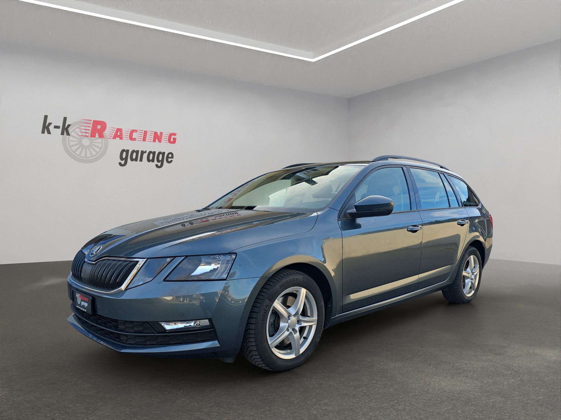 SKODA Octavia Combi 2.0 TDI Ambition 4x4-image-0