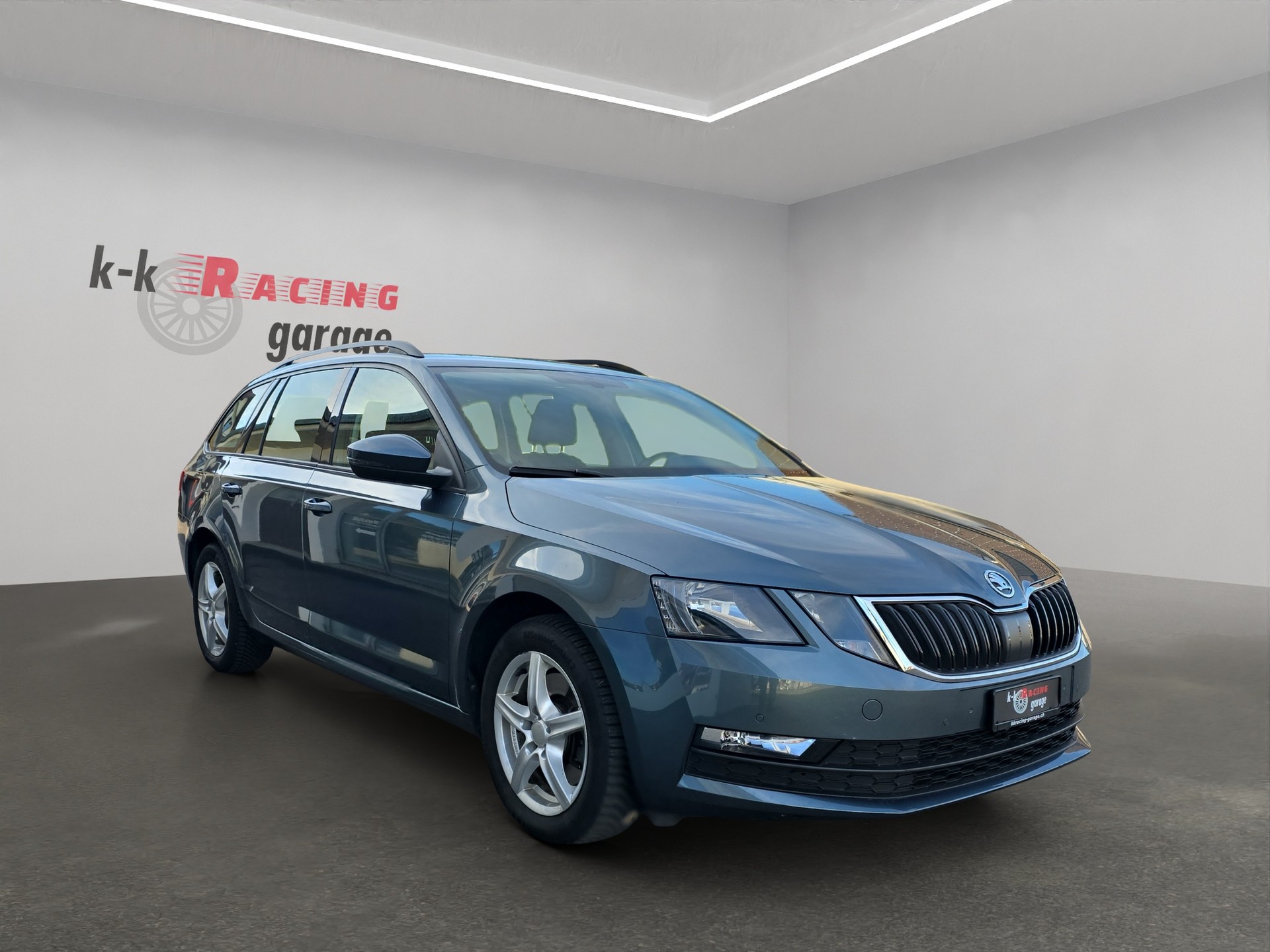 SKODA Octavia Combi 2.0 TDI Ambition 4x4-image-2