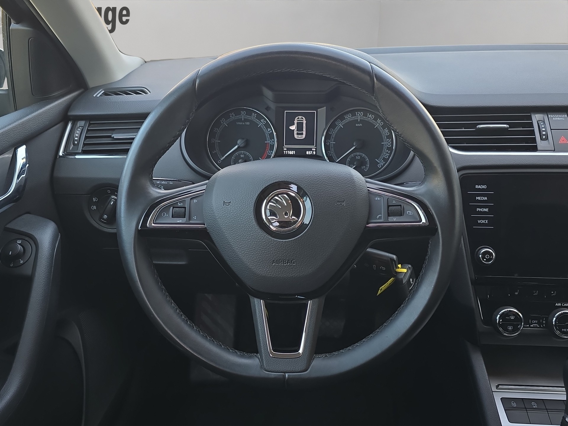 SKODA Octavia Combi 2.0 TDI Ambition 4x4-image-10