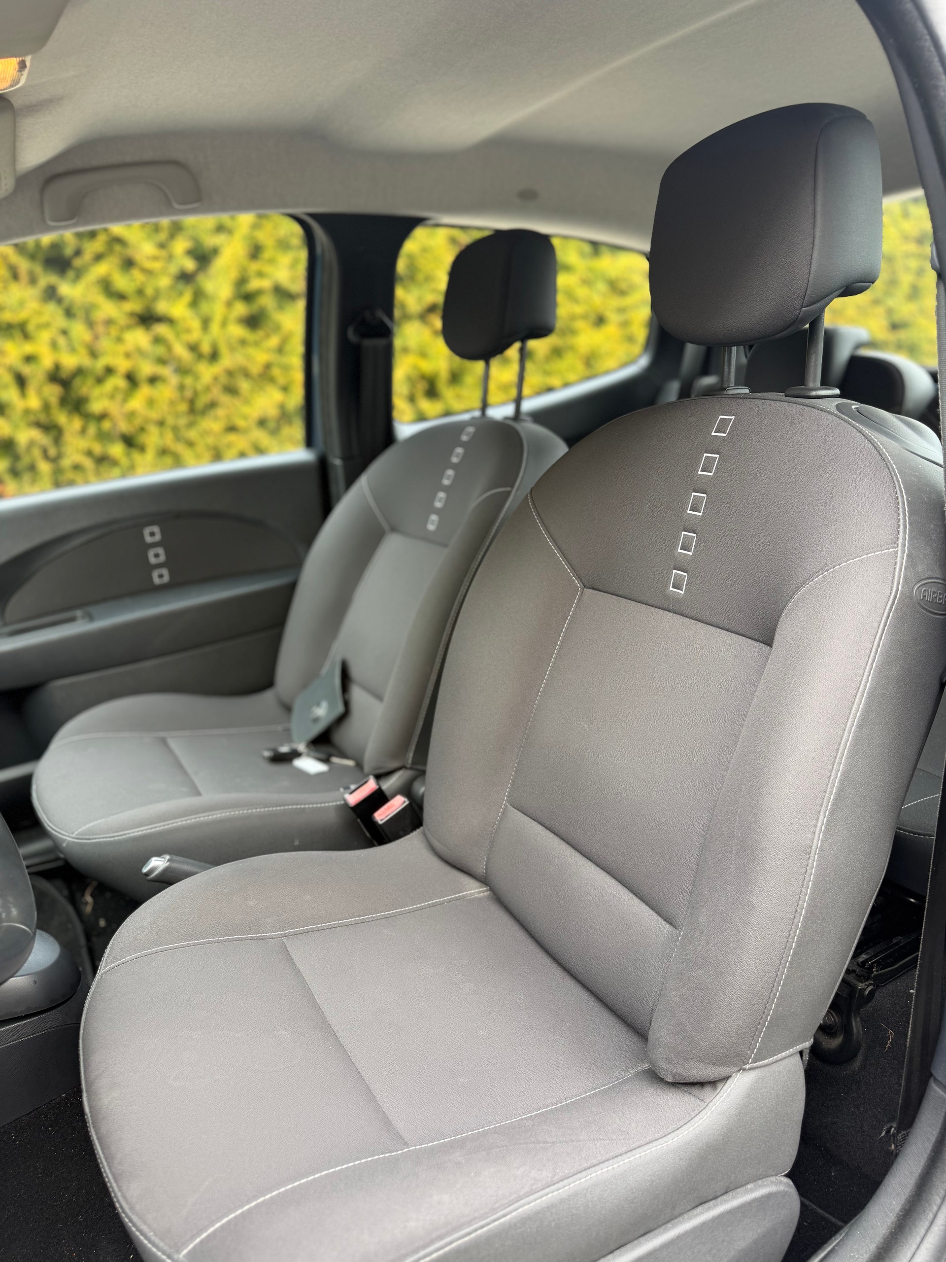 RENAULT Twingo 1.2 16V Initiale Quickshift-image-6