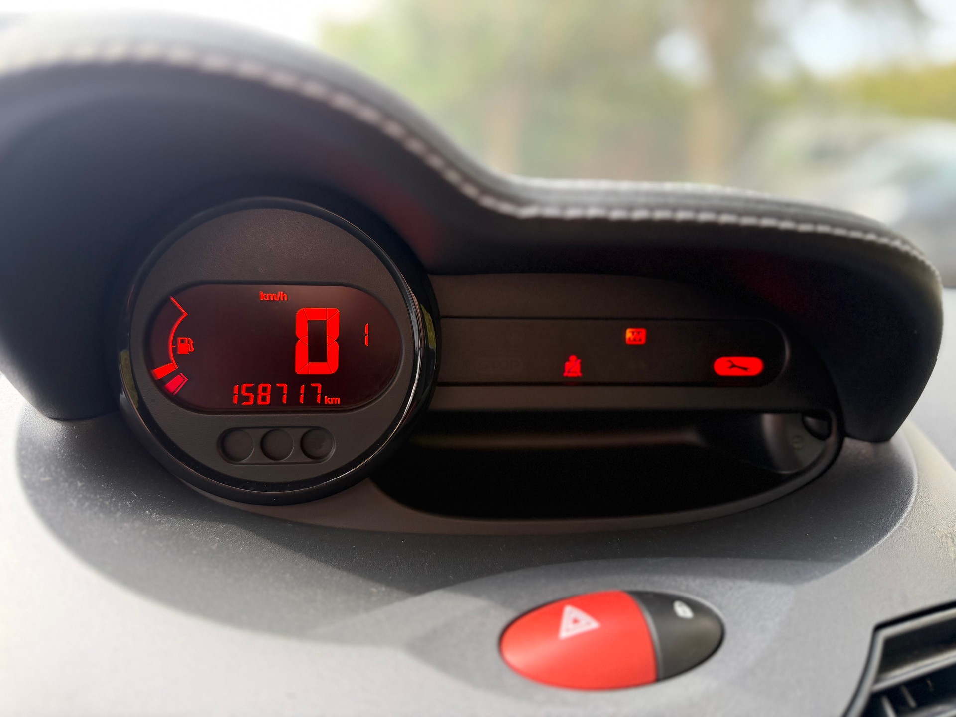 RENAULT Twingo 1.2 16V Initiale Quickshift-image-9