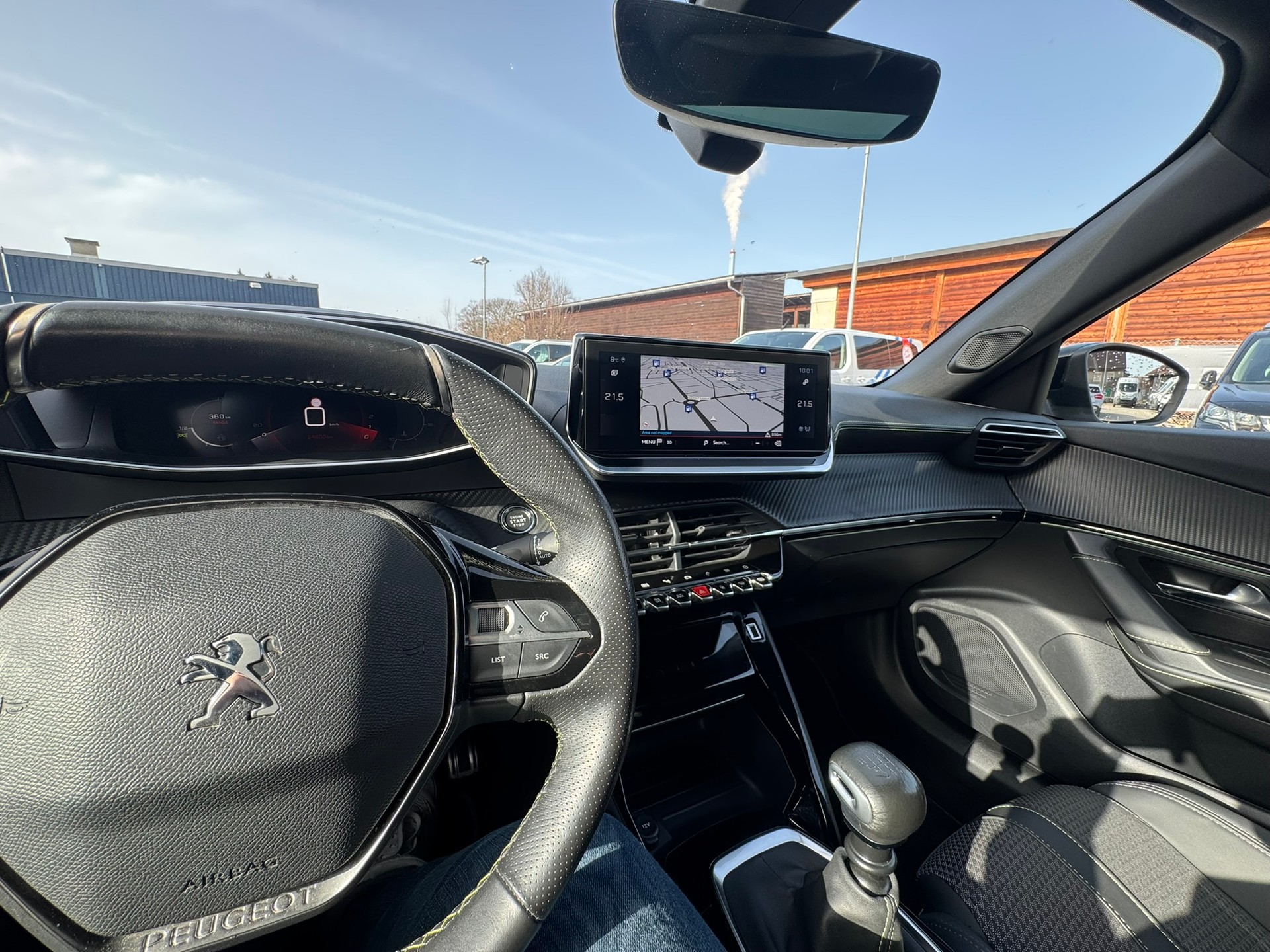 PEUGEOT 2008 1.5 BlueHDi GT Line-image-10