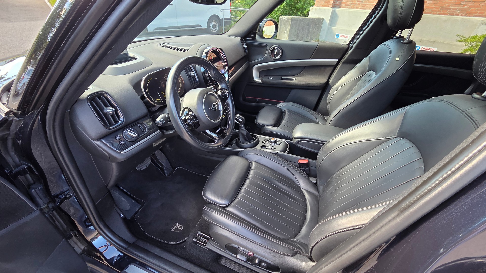 MINI Countryman Cooper SE ALL4 PHEV Steptronic-image-5