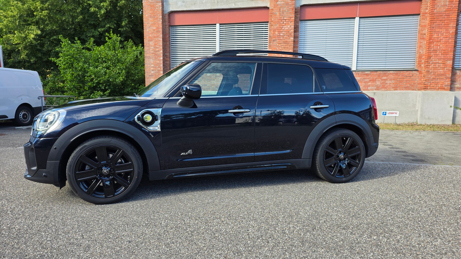 MINI Countryman Cooper SE ALL4 PHEV Steptronic-image-2