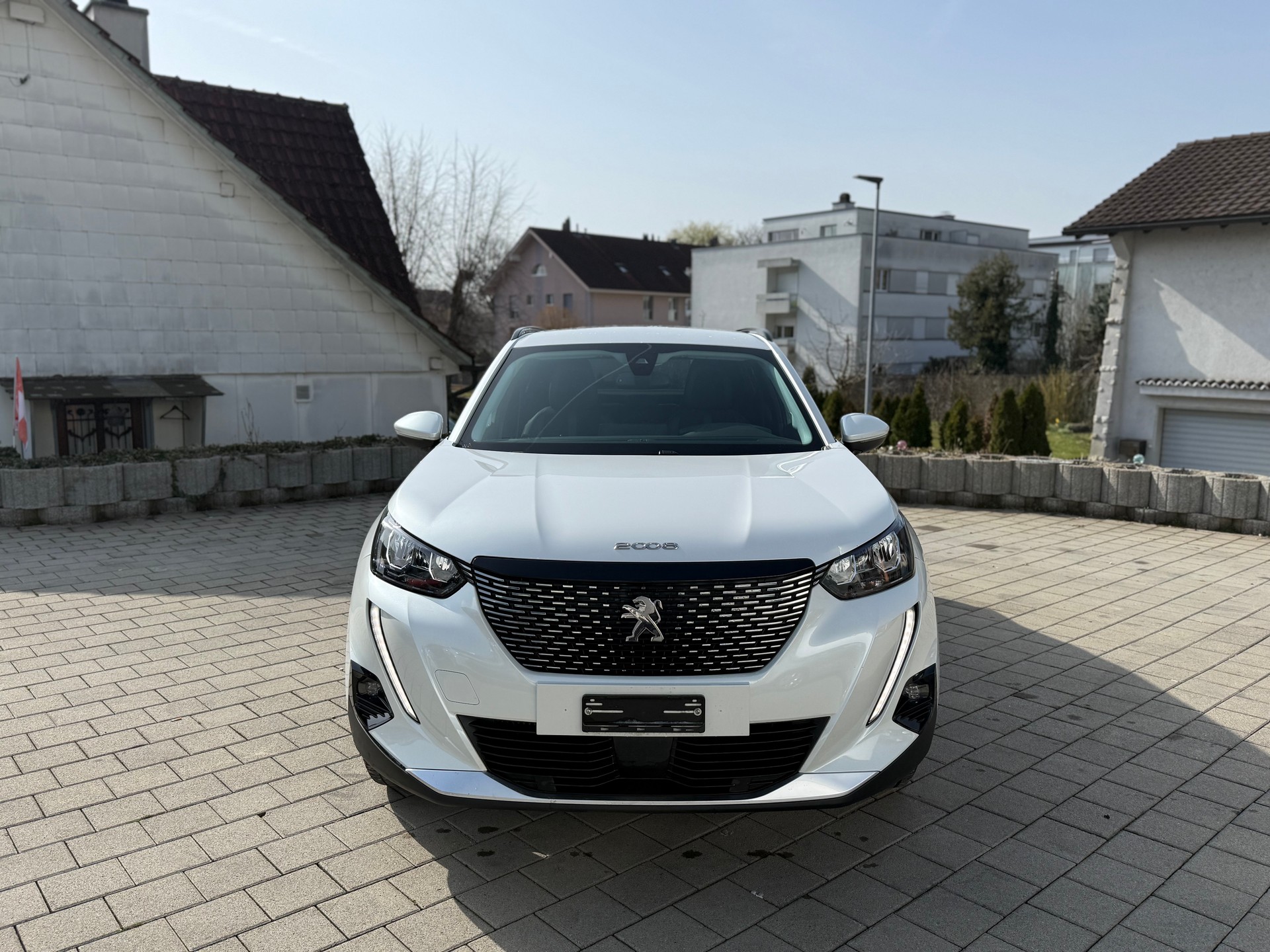PEUGEOT 2008 1.2 PureTech-image-2