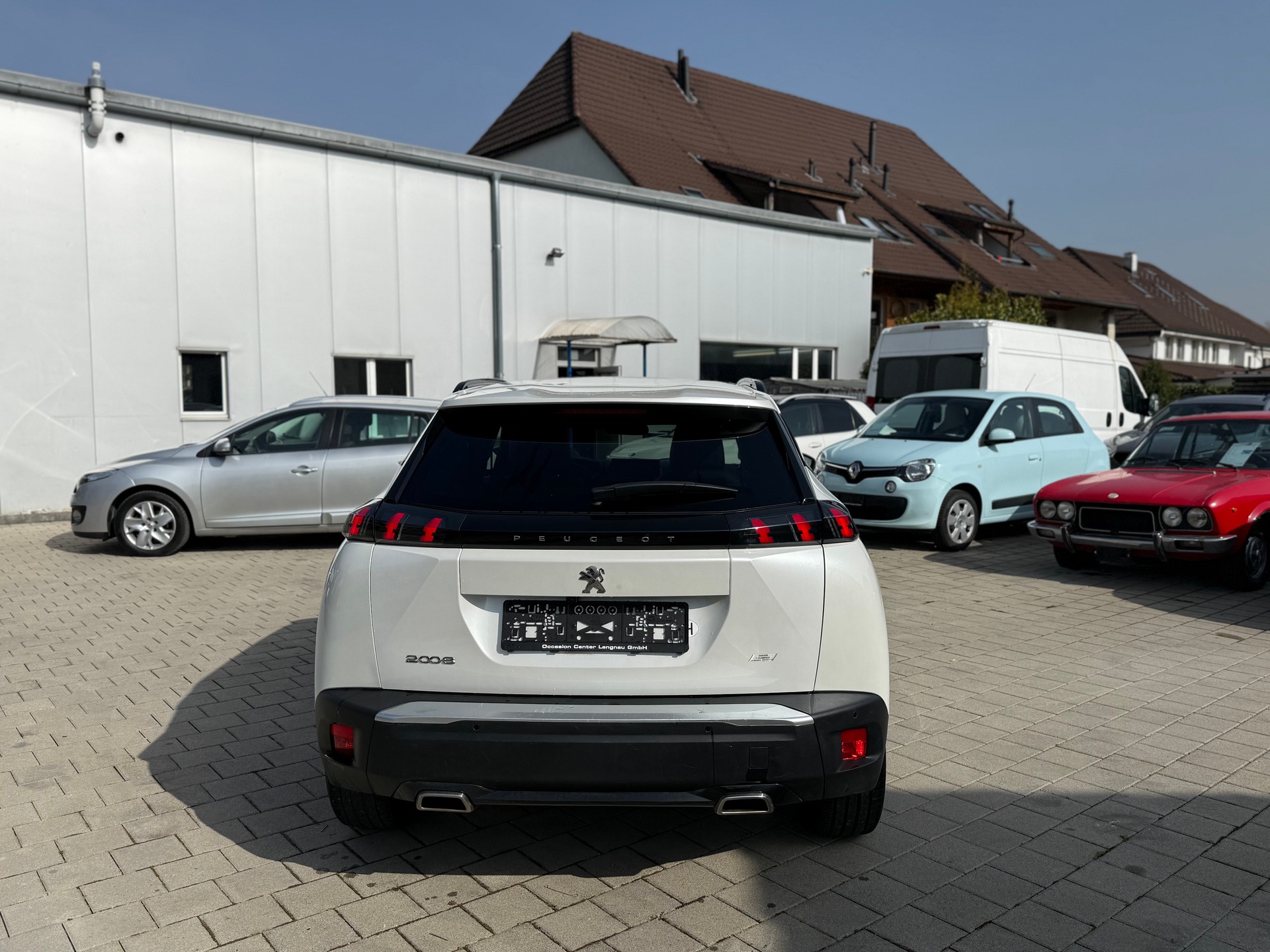 PEUGEOT 2008 1.2 PureTech-image-6