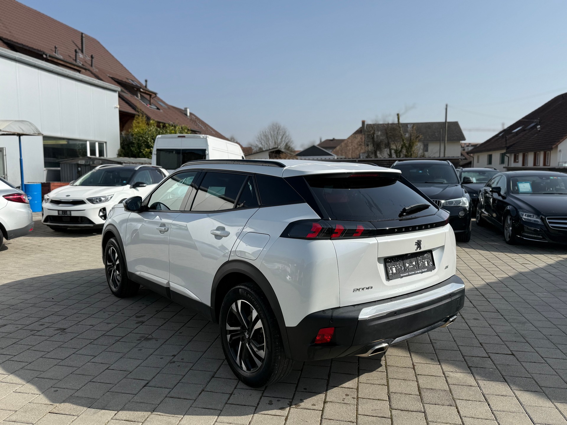 PEUGEOT 2008 1.2 PureTech-image-7