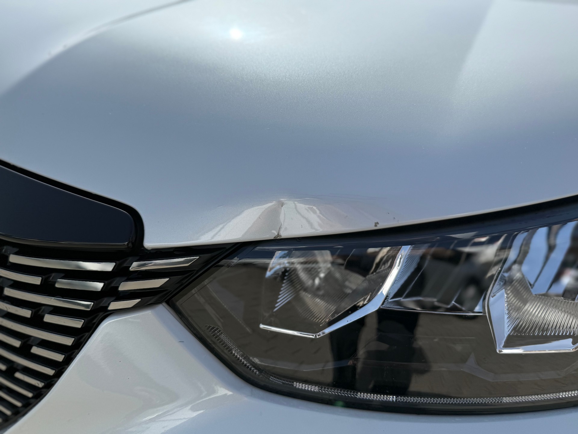 PEUGEOT 2008 1.2 PureTech-image-1