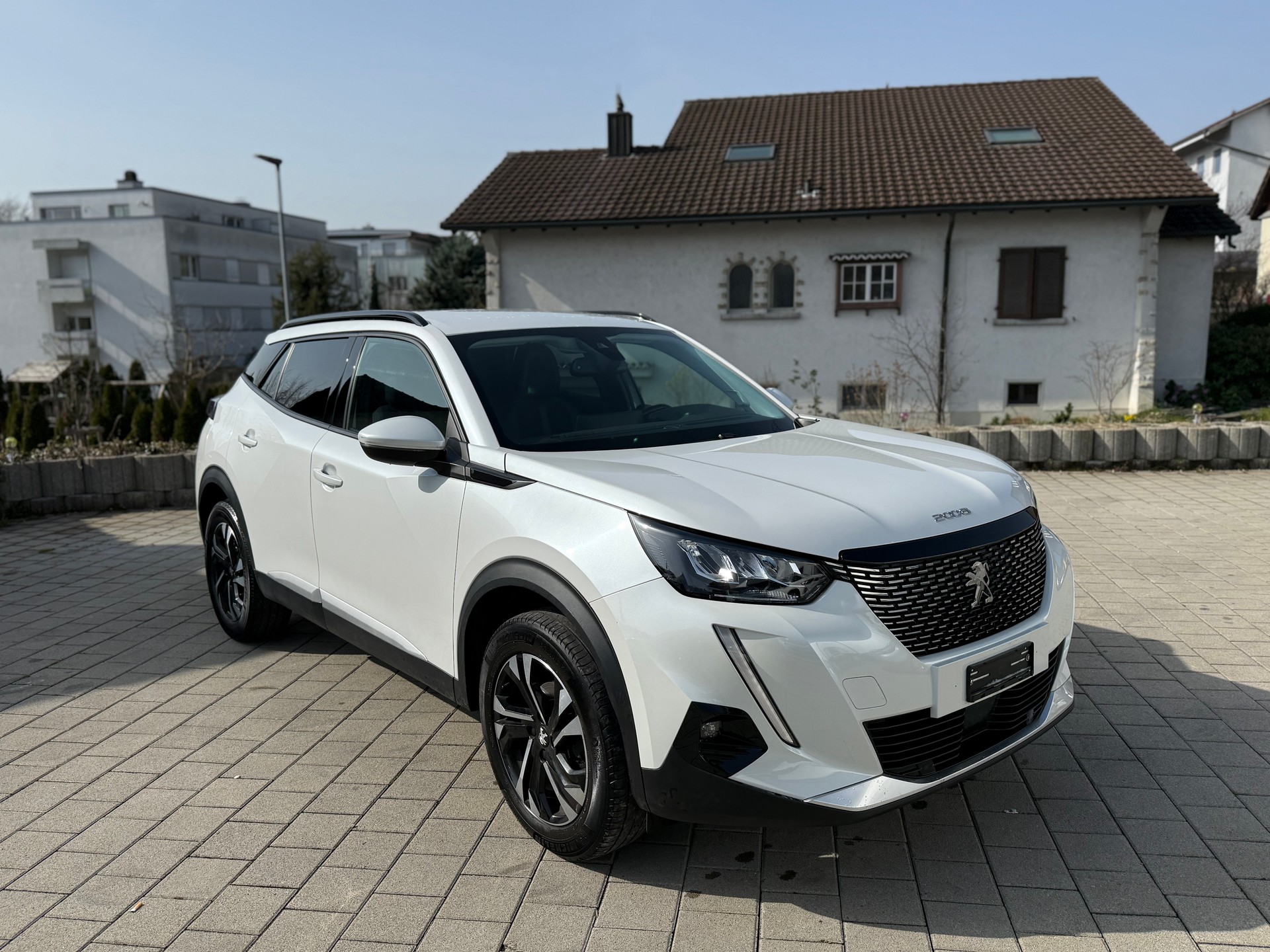 PEUGEOT 2008 1.2 PureTech-image-3