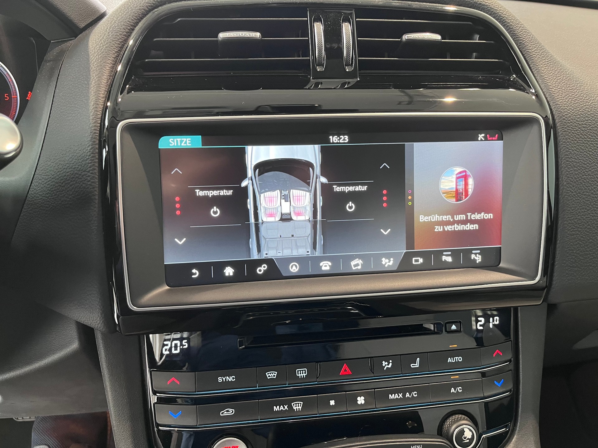 JAGUAR F-Pace 2.0d Prestige AWD Automatik-image-12