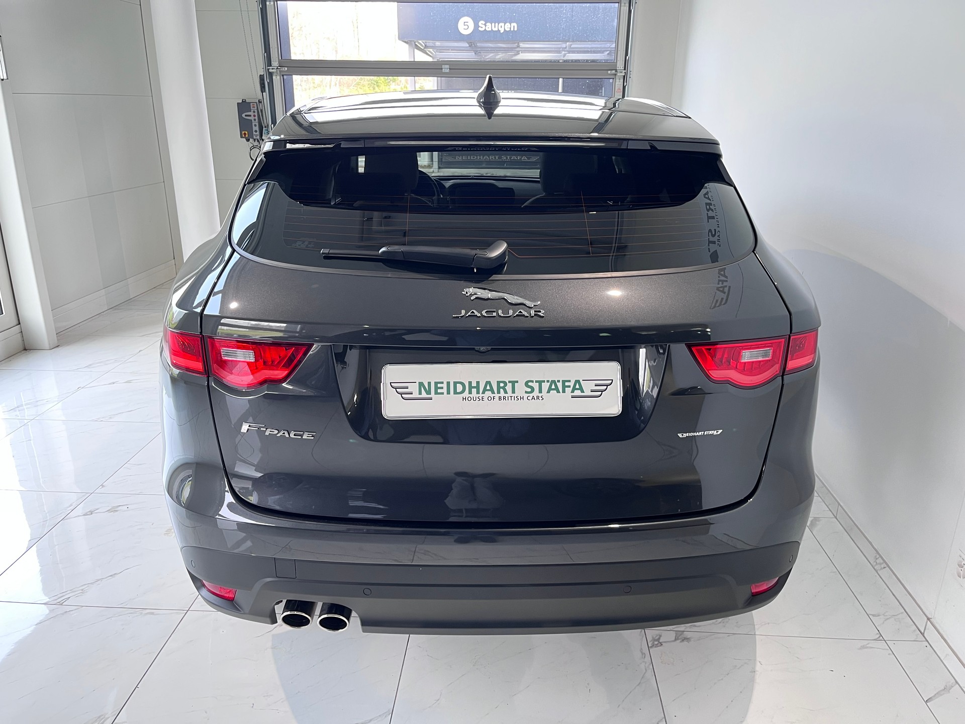 JAGUAR F-Pace 2.0d Prestige AWD Automatik-image-3