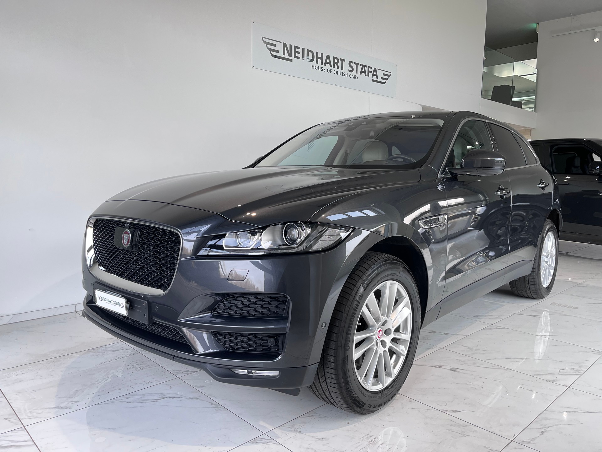 JAGUAR F-Pace 2.0d Prestige AWD Automatik-image-1