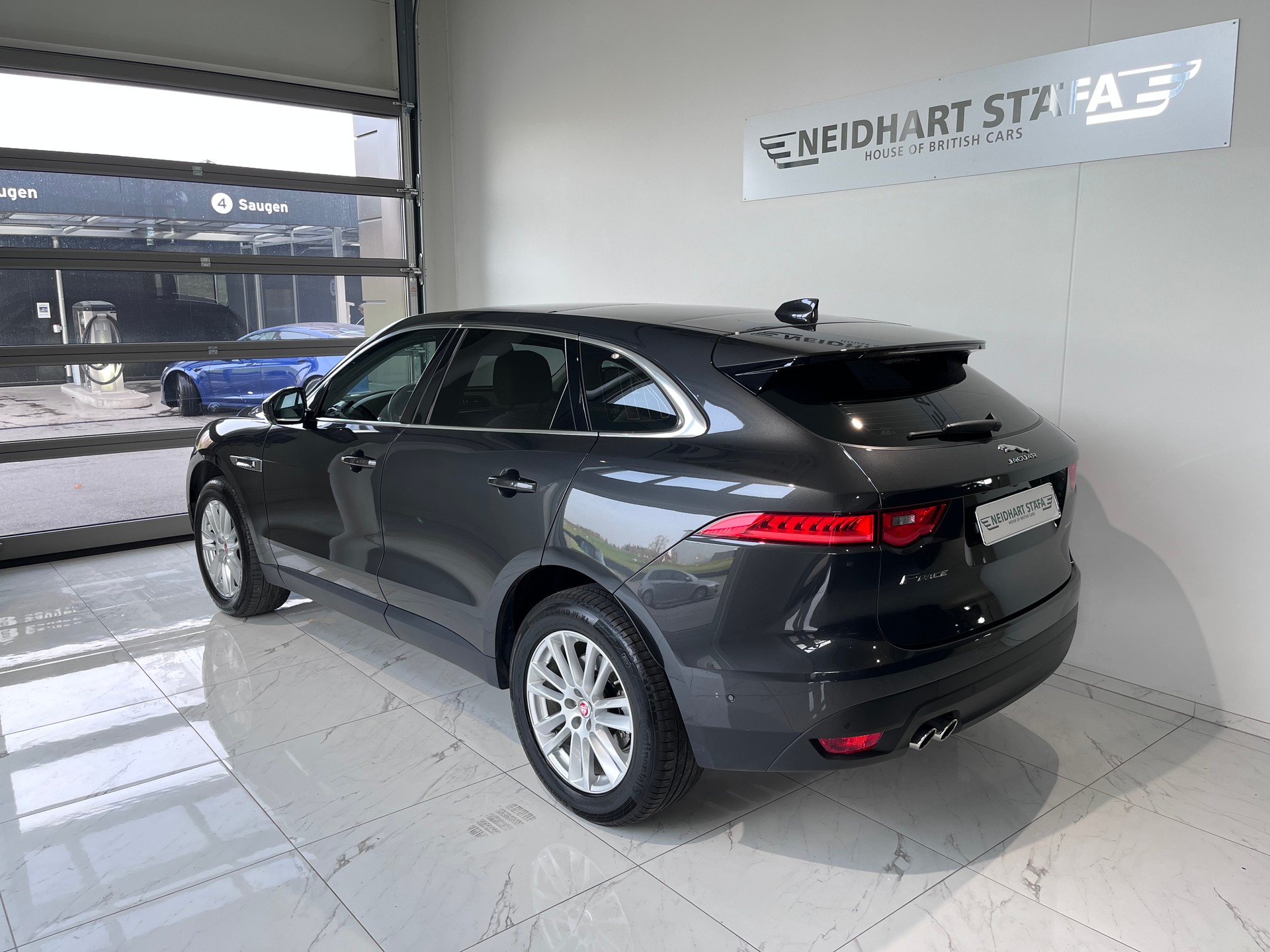 JAGUAR F-Pace 2.0d Prestige AWD Automatik-image-2