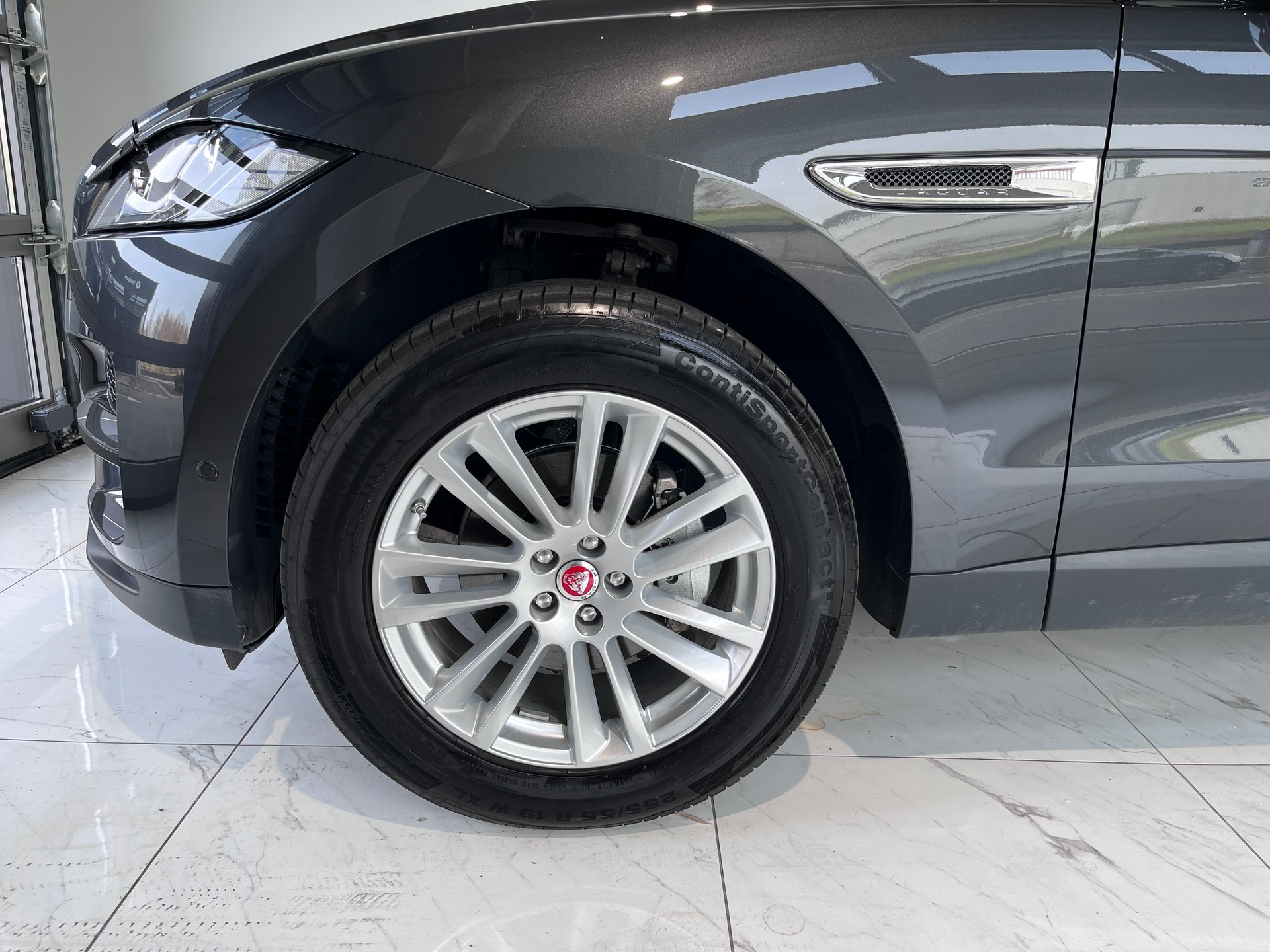 JAGUAR F-Pace 2.0d Prestige AWD Automatik-image-13