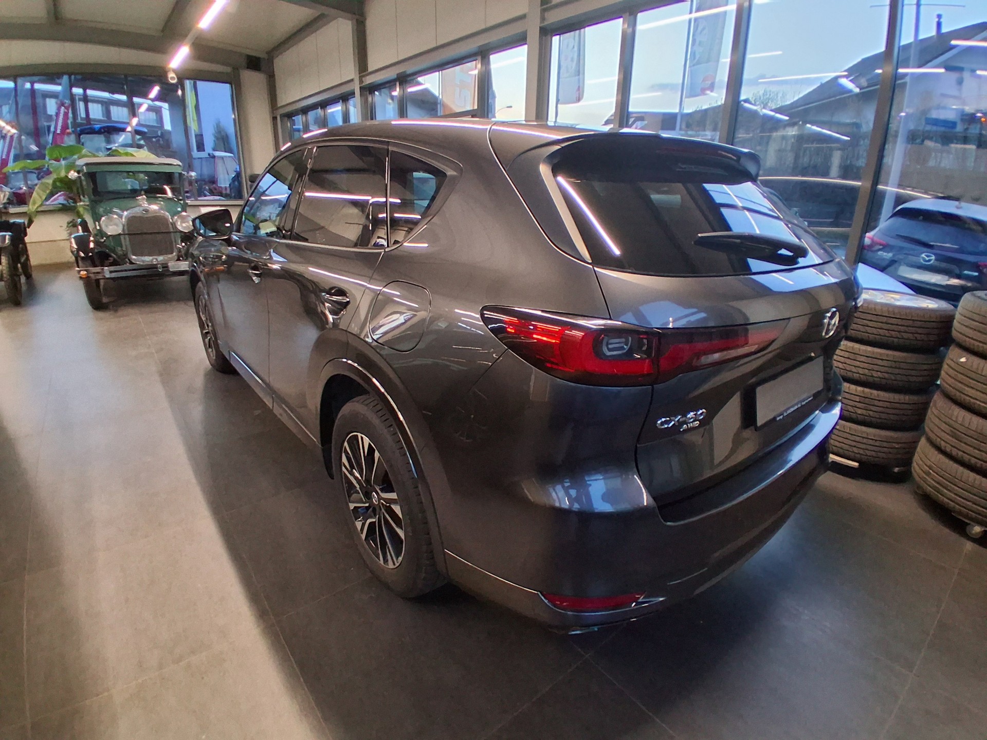 MAZDA CX-60 e-Skyactiv PHEV 327 AWD Homura-image-3