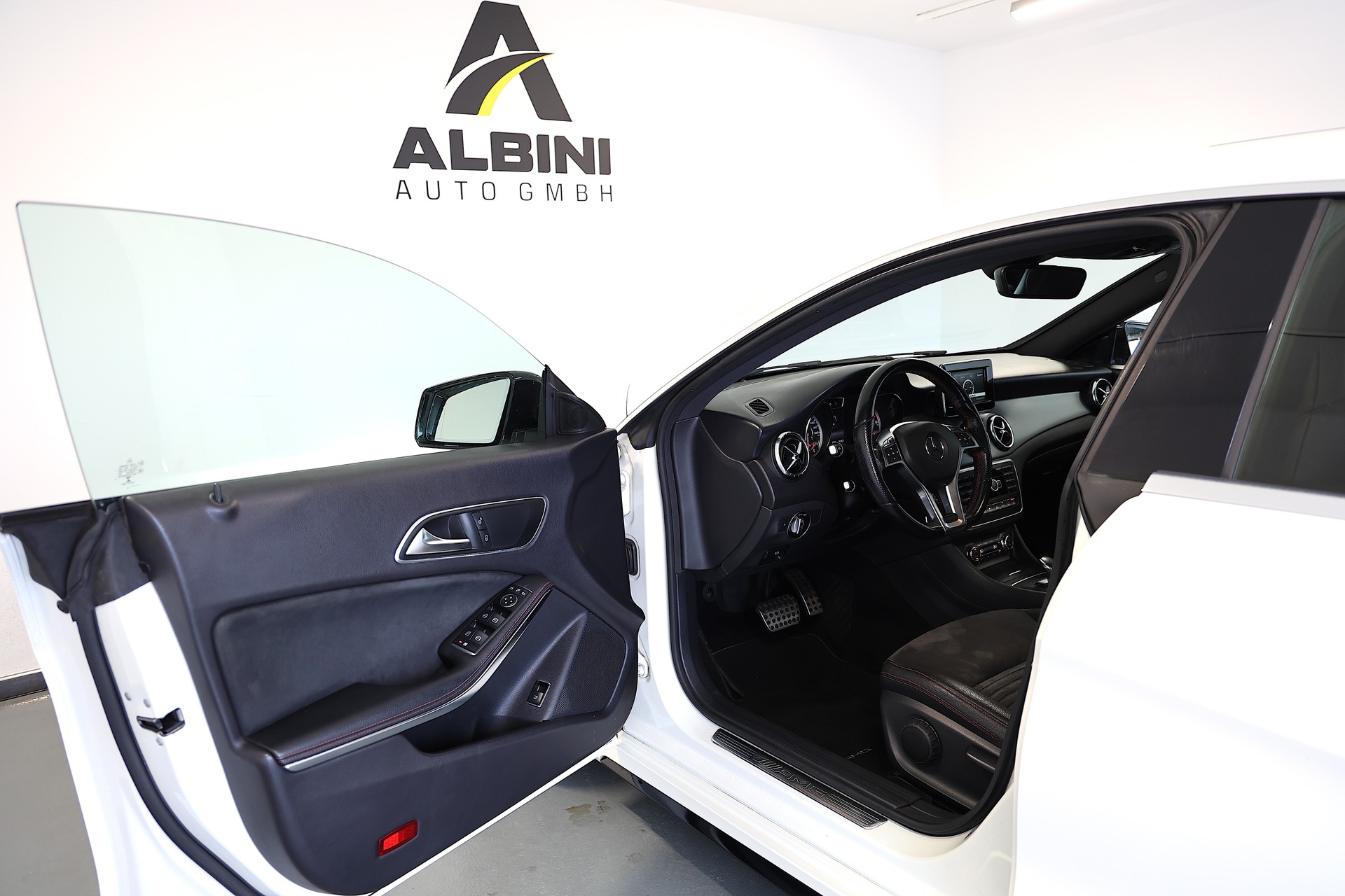 MERCEDES-BENZ CLA 45 AMG 4Matic Speedshift-image-6