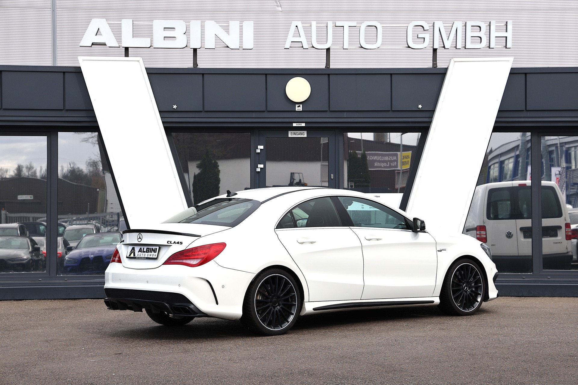 MERCEDES-BENZ CLA 45 AMG 4Matic Speedshift-image-3