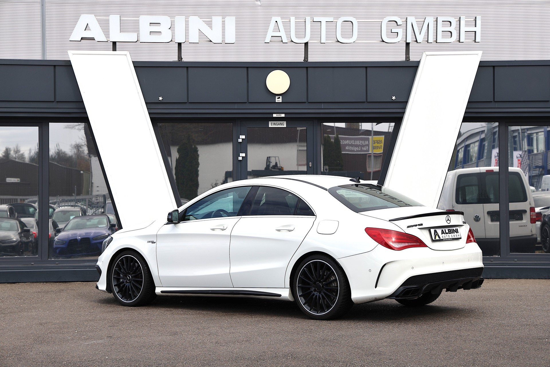 MERCEDES-BENZ CLA 45 AMG 4Matic Speedshift-image-4
