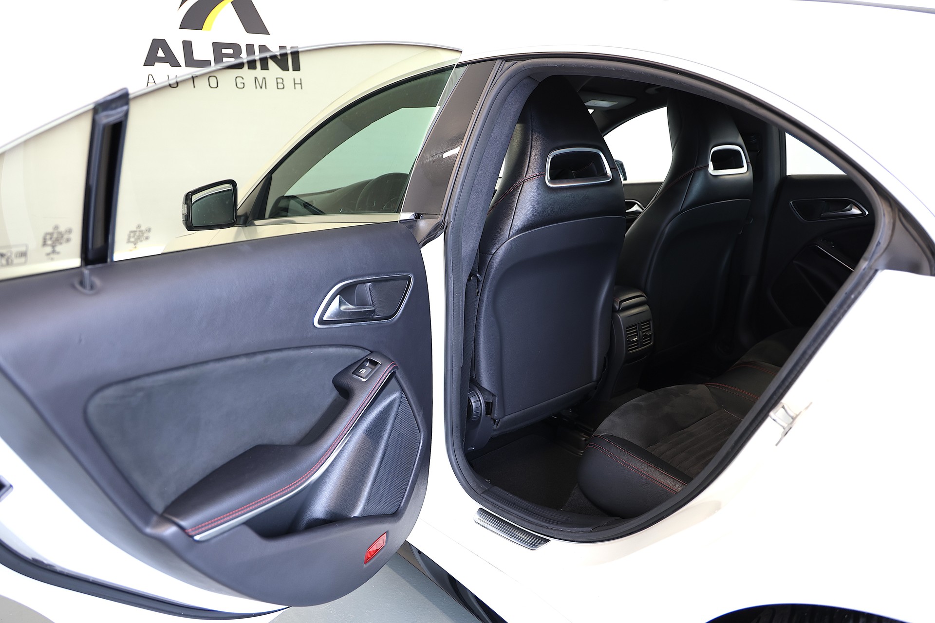 MERCEDES-BENZ CLA 45 AMG 4Matic Speedshift-image-15