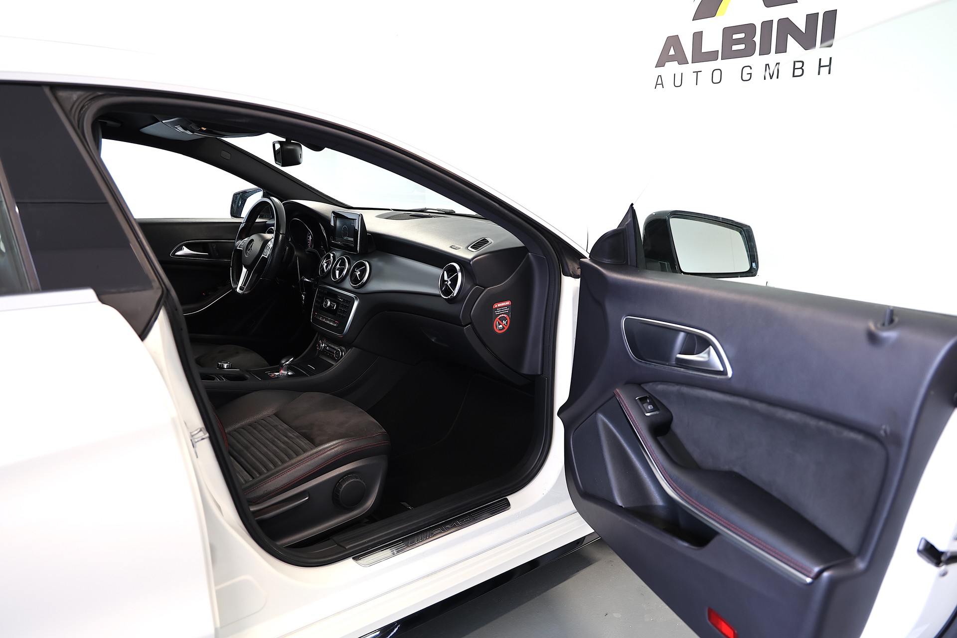 MERCEDES-BENZ CLA 45 AMG 4Matic Speedshift-image-12